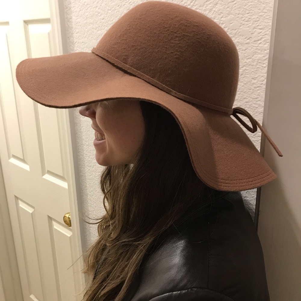 Floppy Sun Hat ☀️